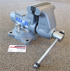 Wilton Surplus 1745, Tradesman Bench Vise W/ Swivel Base (4-1/2" Jaw Width)